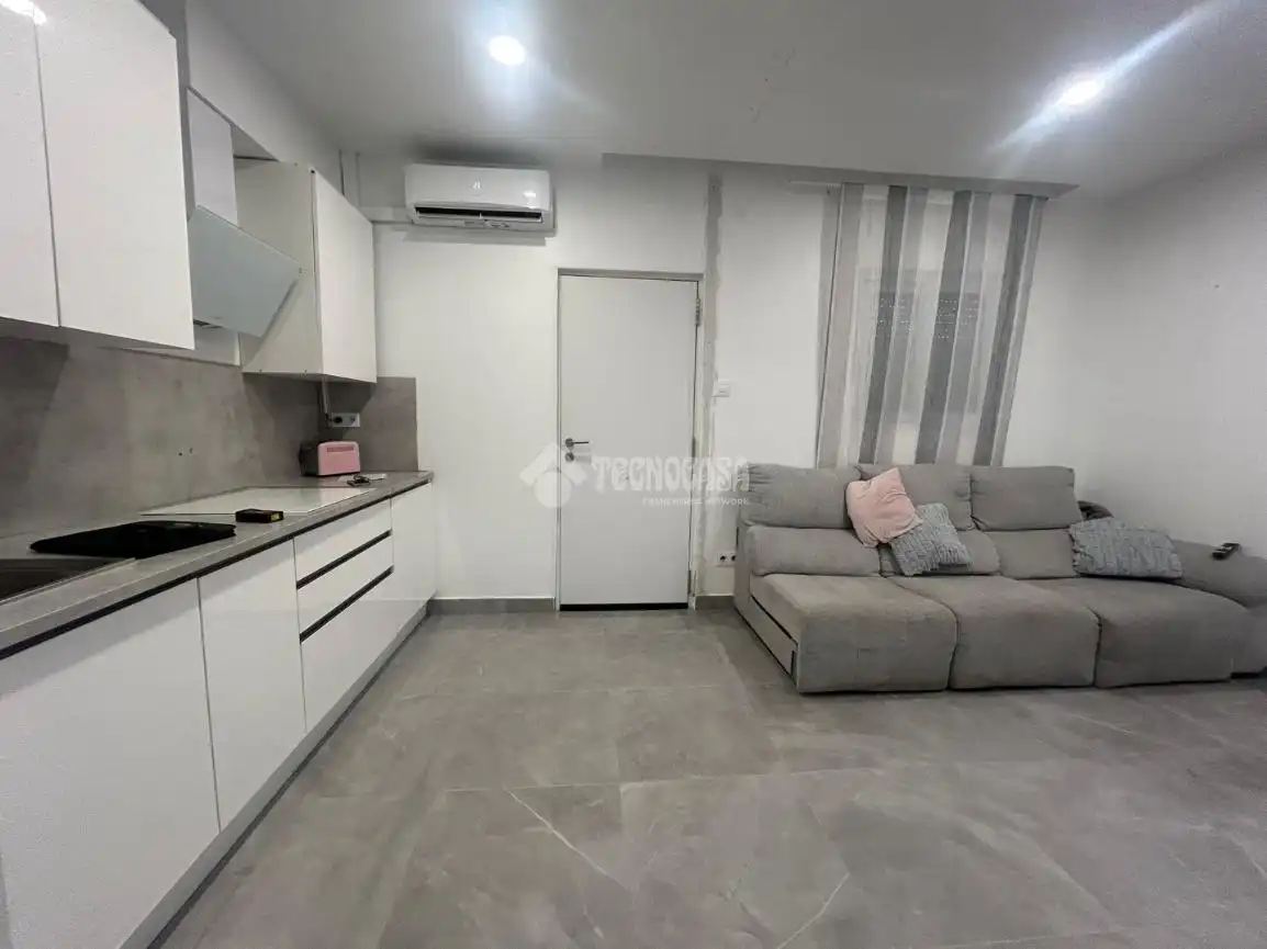 Sala de estar de Piso en venta en Barcelona con Aire acondicionado y Amueblado