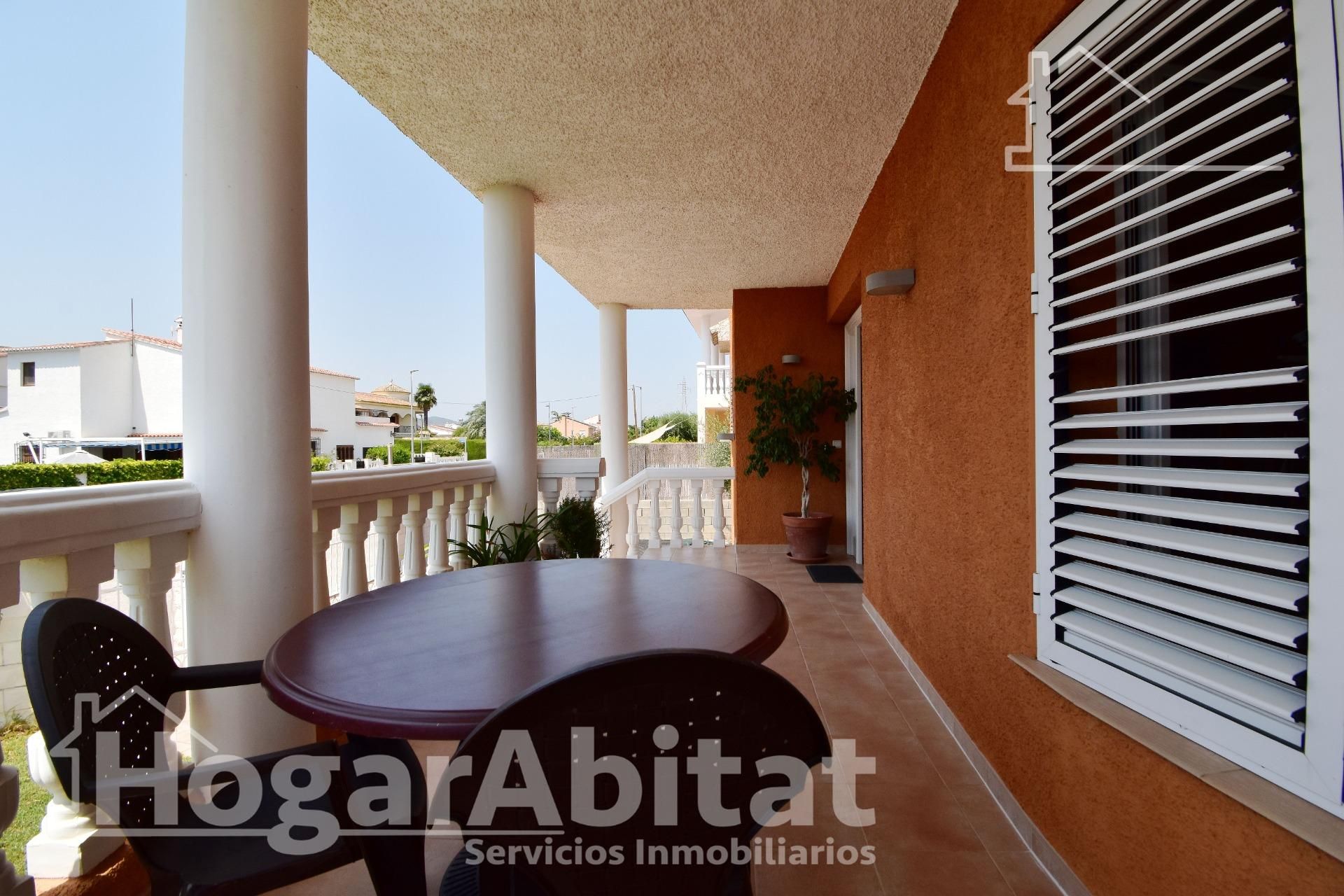Terrace of House or chalet for sale in Daimús  with Private garden, Terrace and Storage room