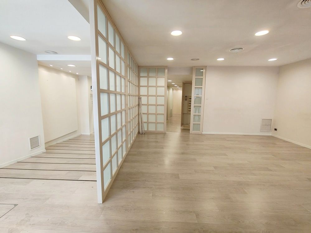 Local de lloguer a Calle Madrid, 12, Centro