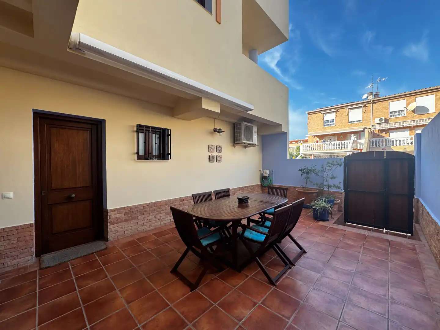 Terrasse von Einfamilien-Reihenhaus zum Verkauf in Canet d'En Berenguer mit Klimaanlage, Heizung und Terrasse