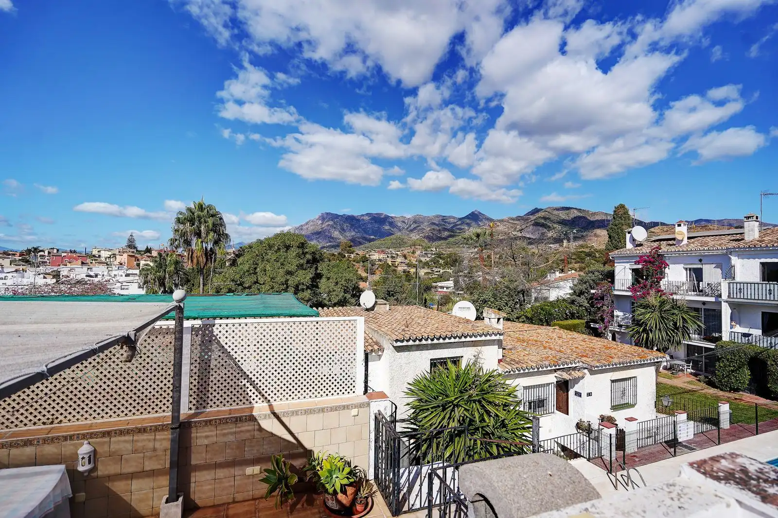 Vista exterior de Casa adosada en venta en Marbella con Aire acondicionado, Terraza y Amueblado