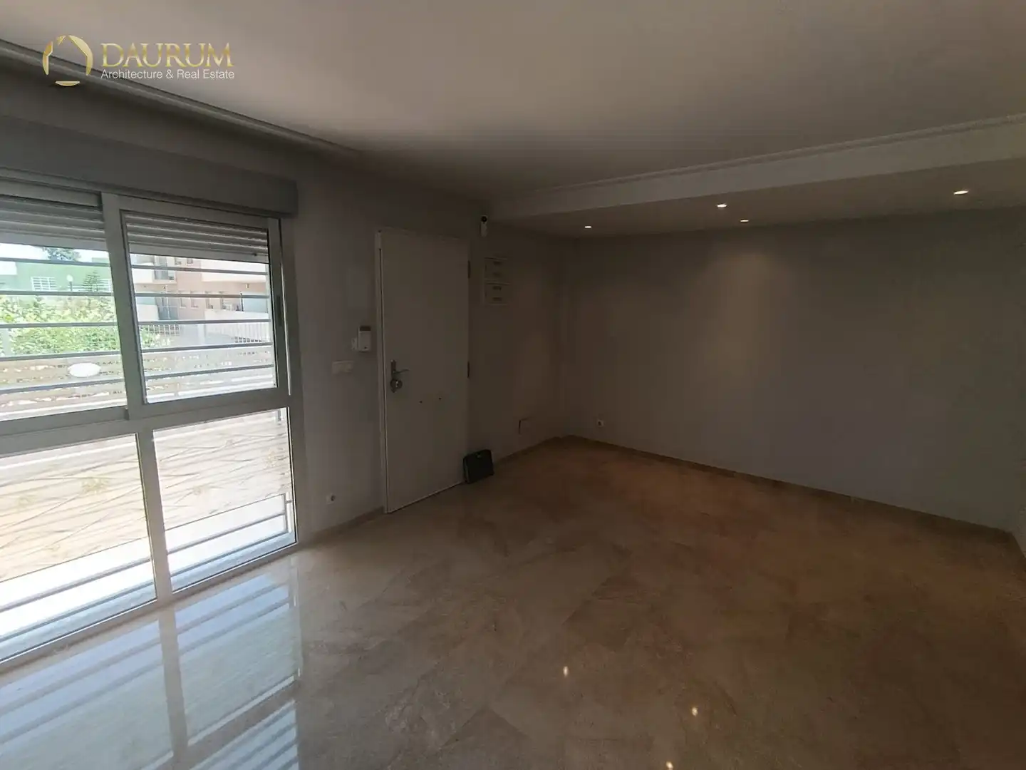 Einfamilien-Reihenhaus zum Verkauf in Elche / Elx mit Klimaanlage, Heizung und Terrasse