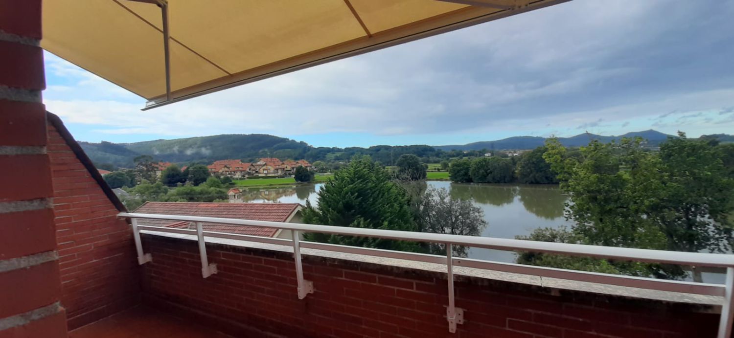 Terrassa de Àtic de lloguer en Bárcena de Cicero amb Calefacció i Terrassa