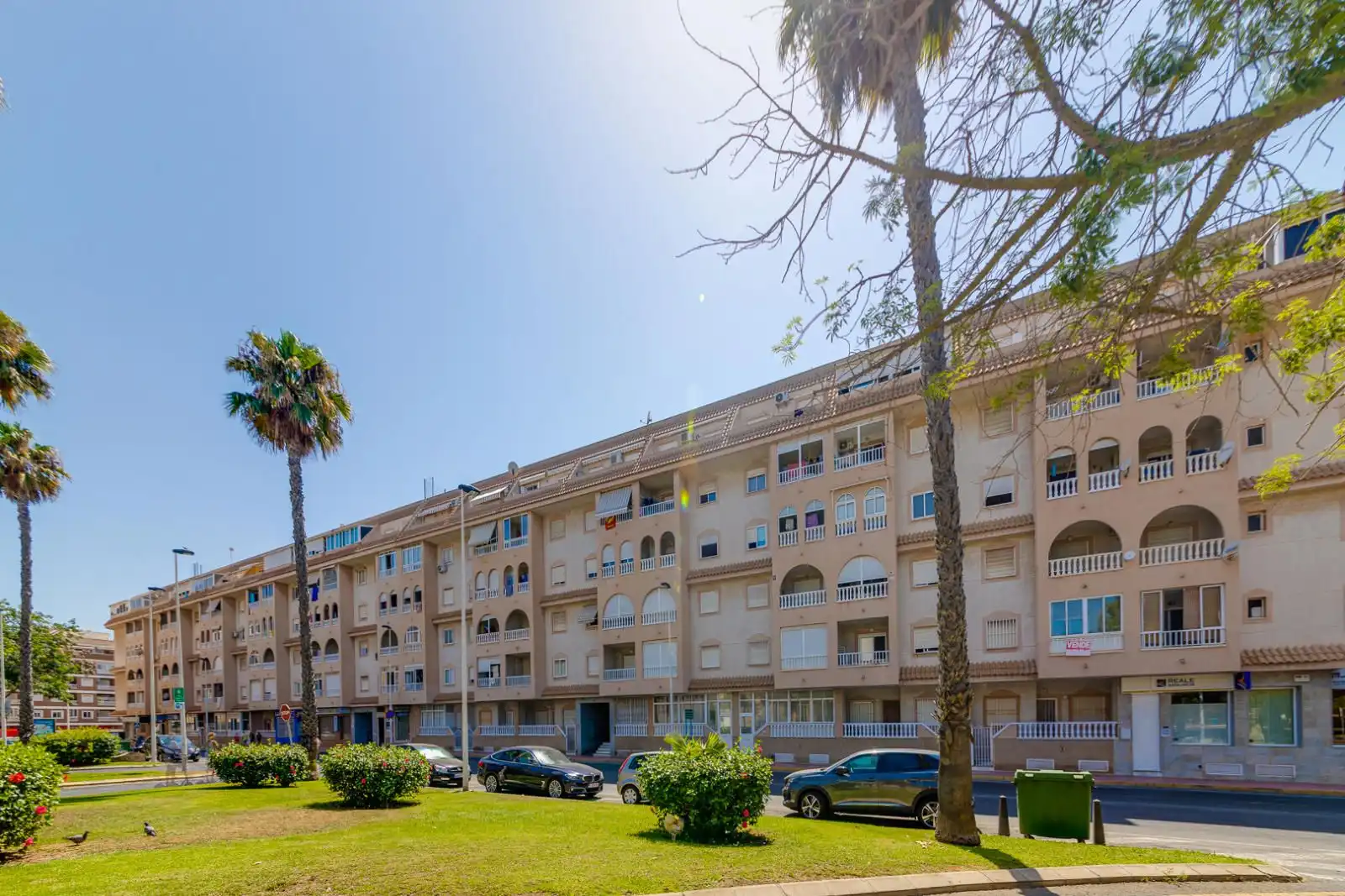 Vista exterior de Ático en venta en Torrevieja con Aire acondicionado, Terraza y Piscina