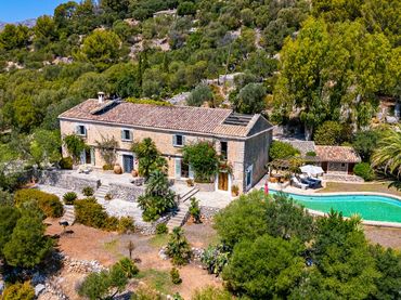 Casa rústica amb piscina en venda a Puigpunyent