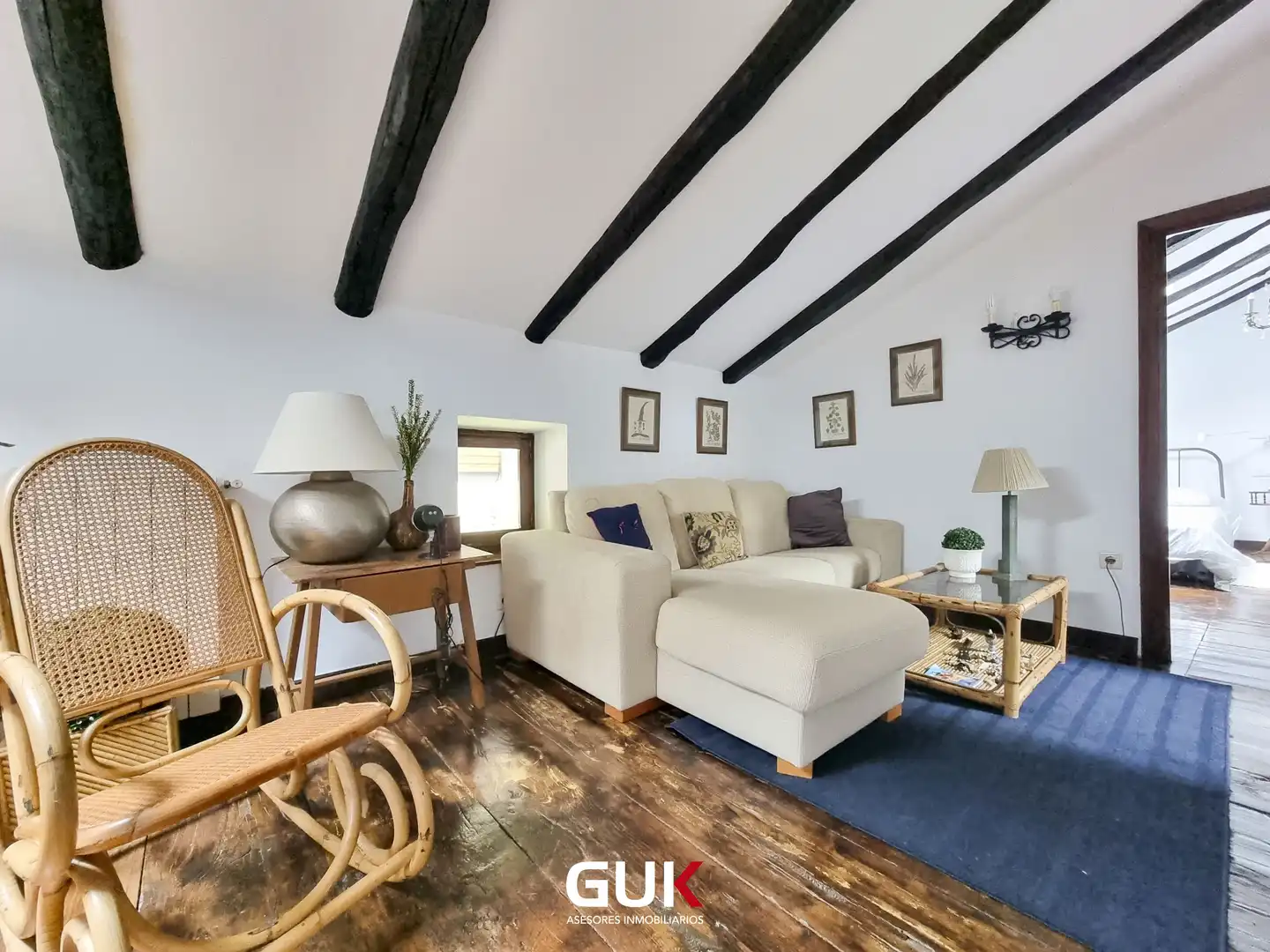 Sala d'estar de Casa o xalet en venda en Irun  amb Calefacció, Jardí privat i Terrassa