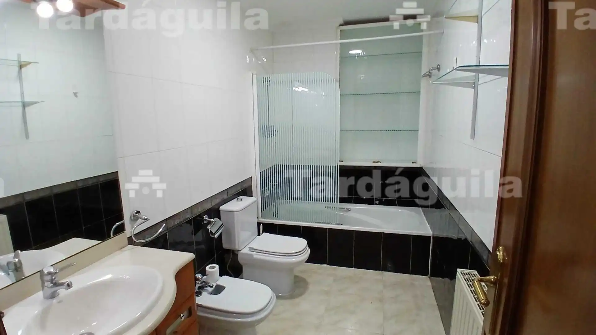 Bathroom of Flat for sale in Villamayor  with Heating and Private garden