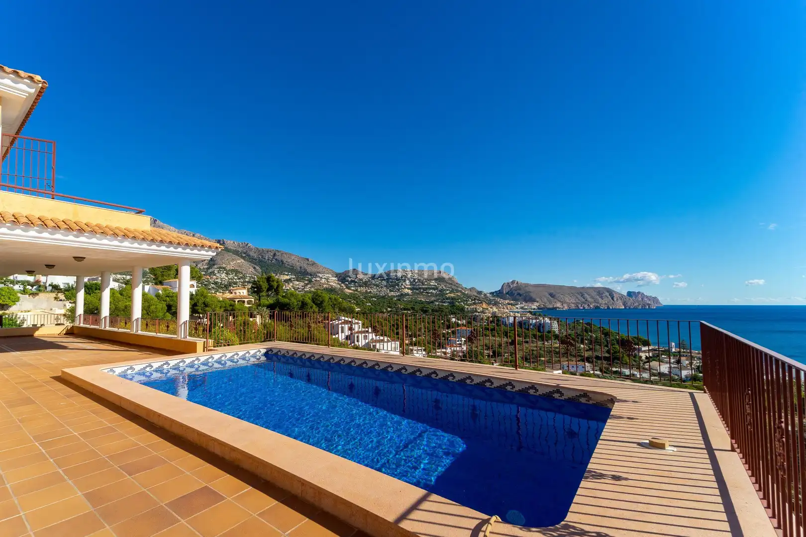 Vista exterior de Casa o xalet en venda en Altea amb Aire condicionat, Calefacció i Jardí privat