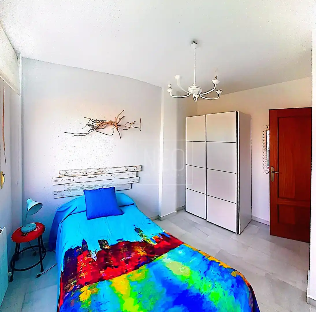 Habitación de Casa o chalet en venta en Cúllar Vega con Aire acondicionado, Calefacción y Jardín privado
