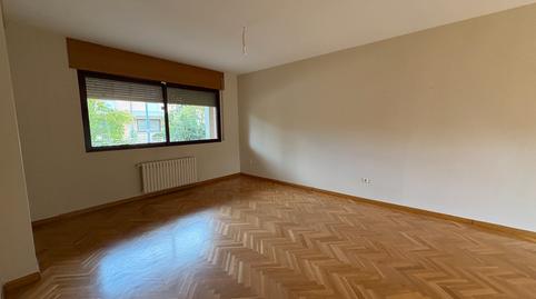 Foto 4 de Casa adosada en venta en Calle Incas, Las Villas - Valparaiso - El Peral, Valladolid Capital