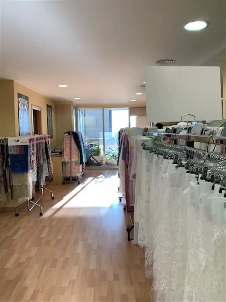 Office for sale in Barcelona  with Air Conditioner, Heating and Furnished