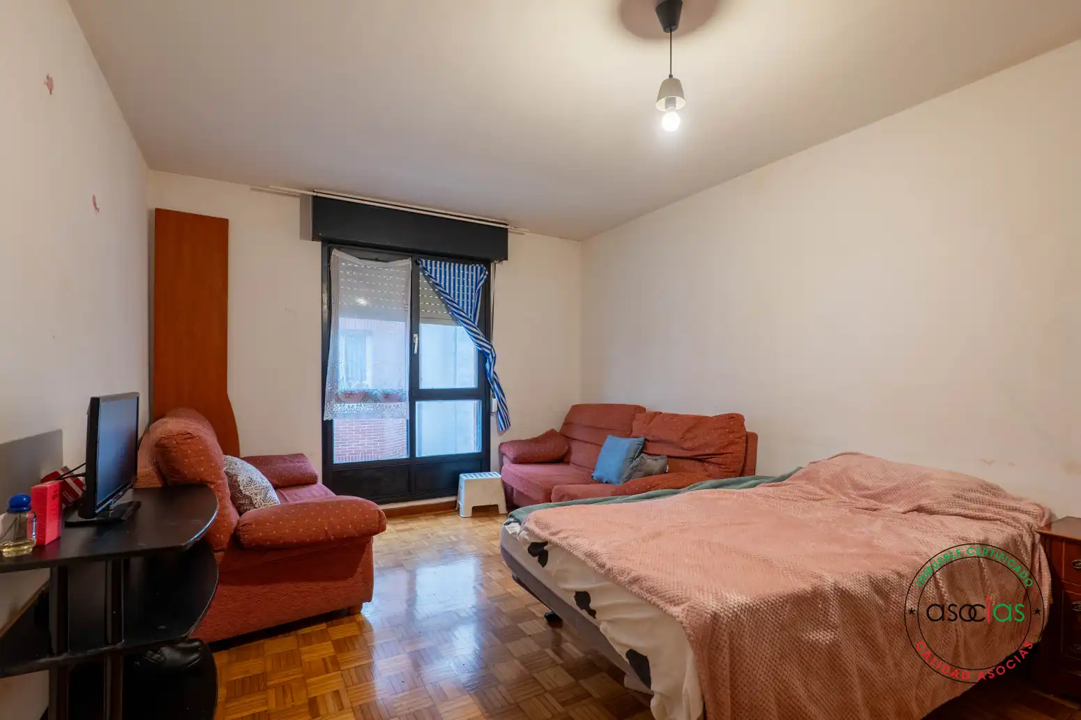 Habitación de Piso en venta en Gijón  con Calefacción, Parquet y Trastero