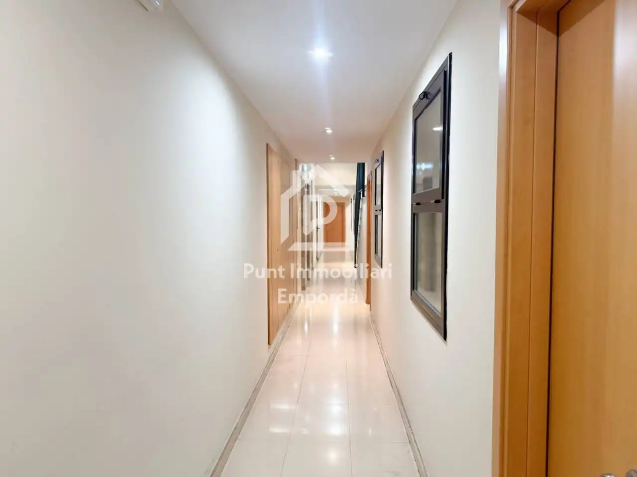 Piso en venta en Figueres con Calefacción, Terraza y Amueblado