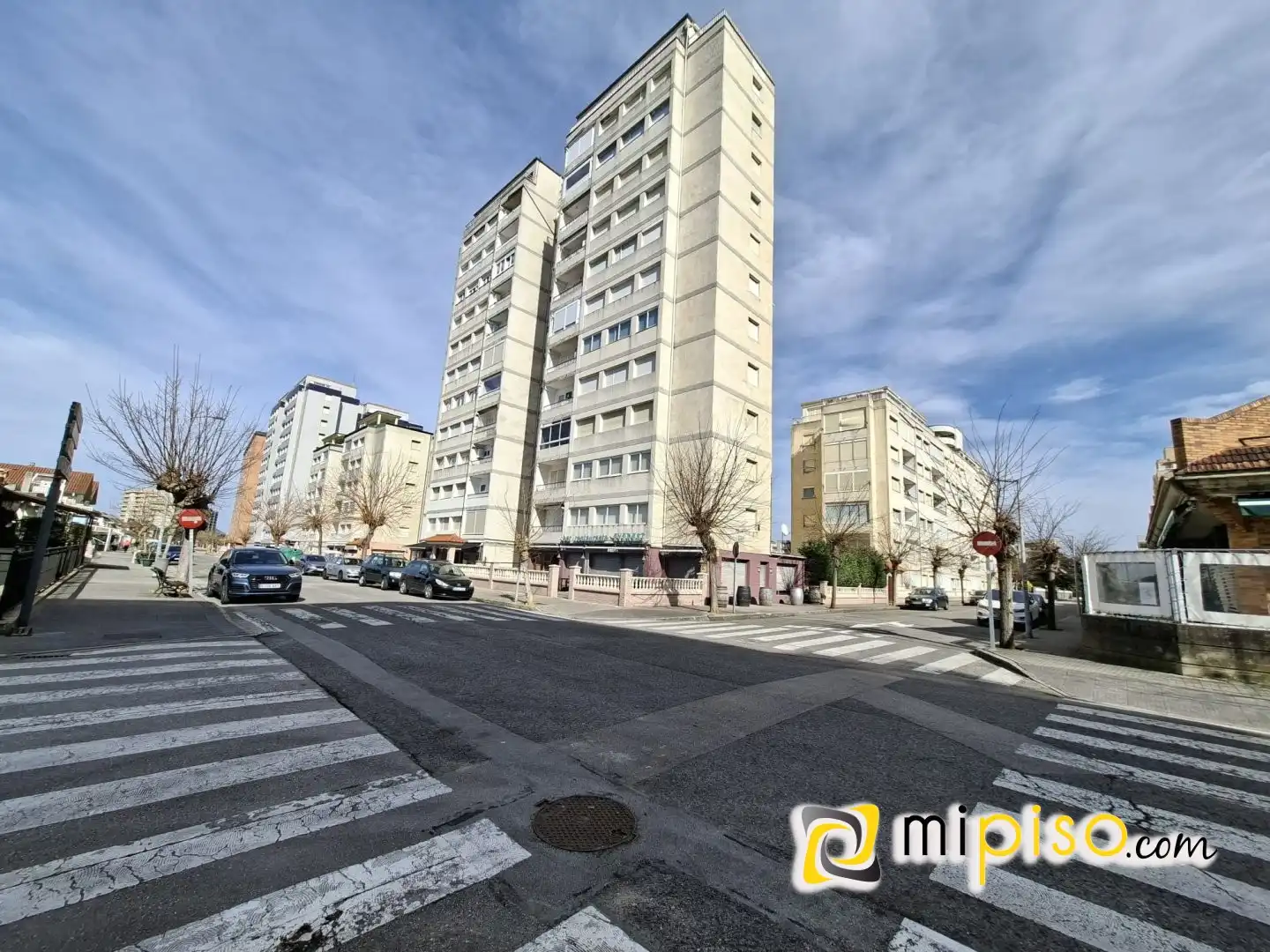 Vista exterior de Pis de lloguer en Laredo amb Calefacció i Moblat