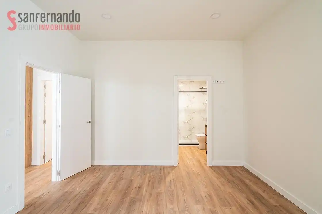 Habitación de Planta baja en venta en Santander con Calefacción