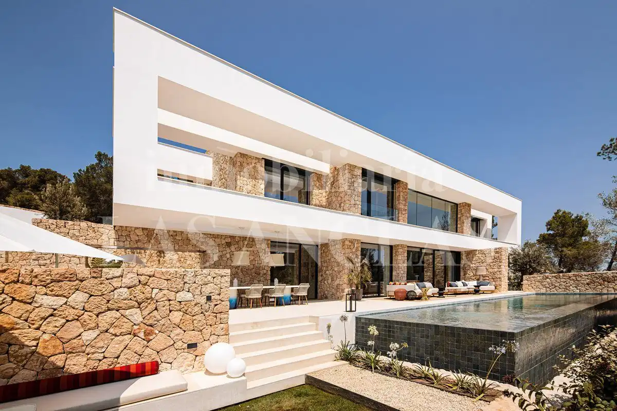 Vista exterior de Casa o chalet en venta en Santa Eulària des Riu con Terraza, Trastero y Jacuzzi