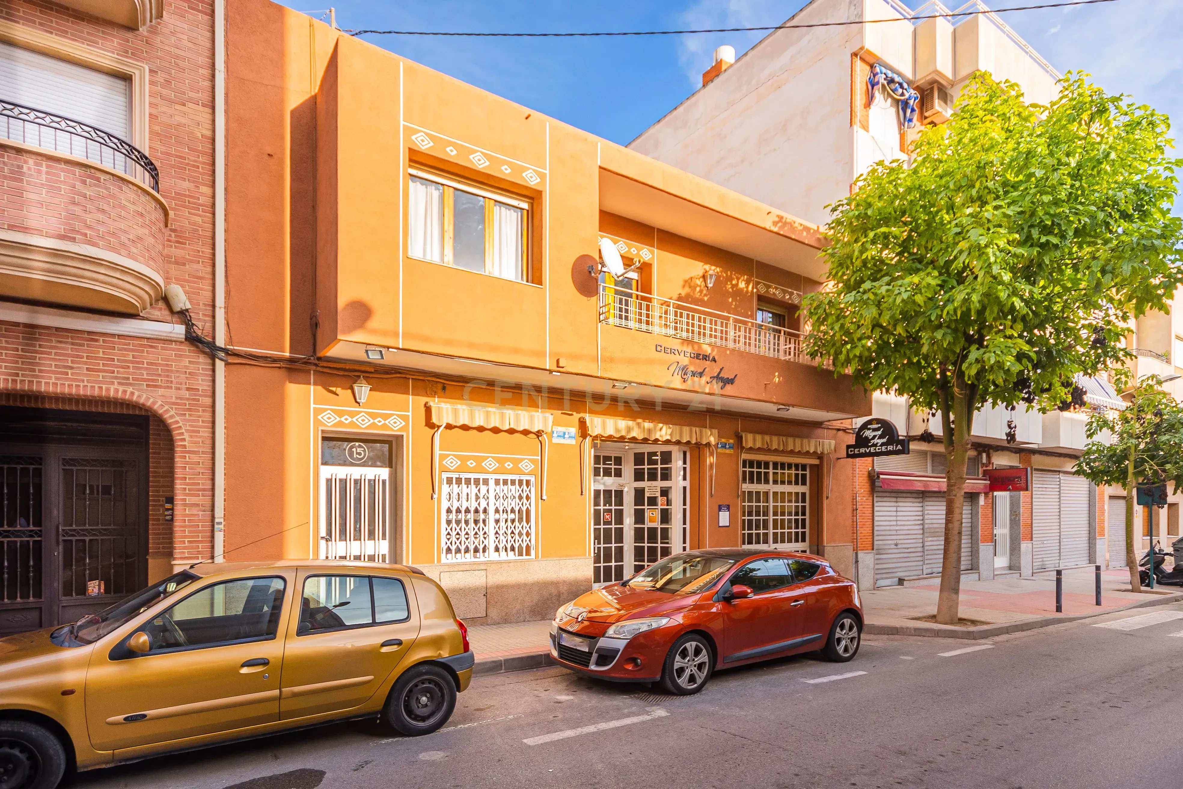 Vista exterior de Edifici en venda en Mutxamel