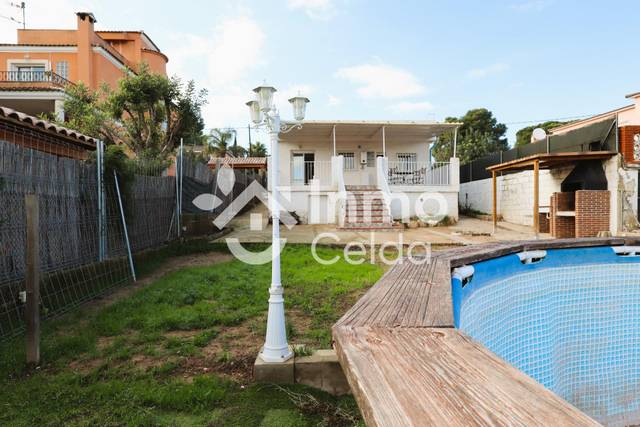 Casa-chalet en Venta en Calle Loma del Miralcampo en La Loma