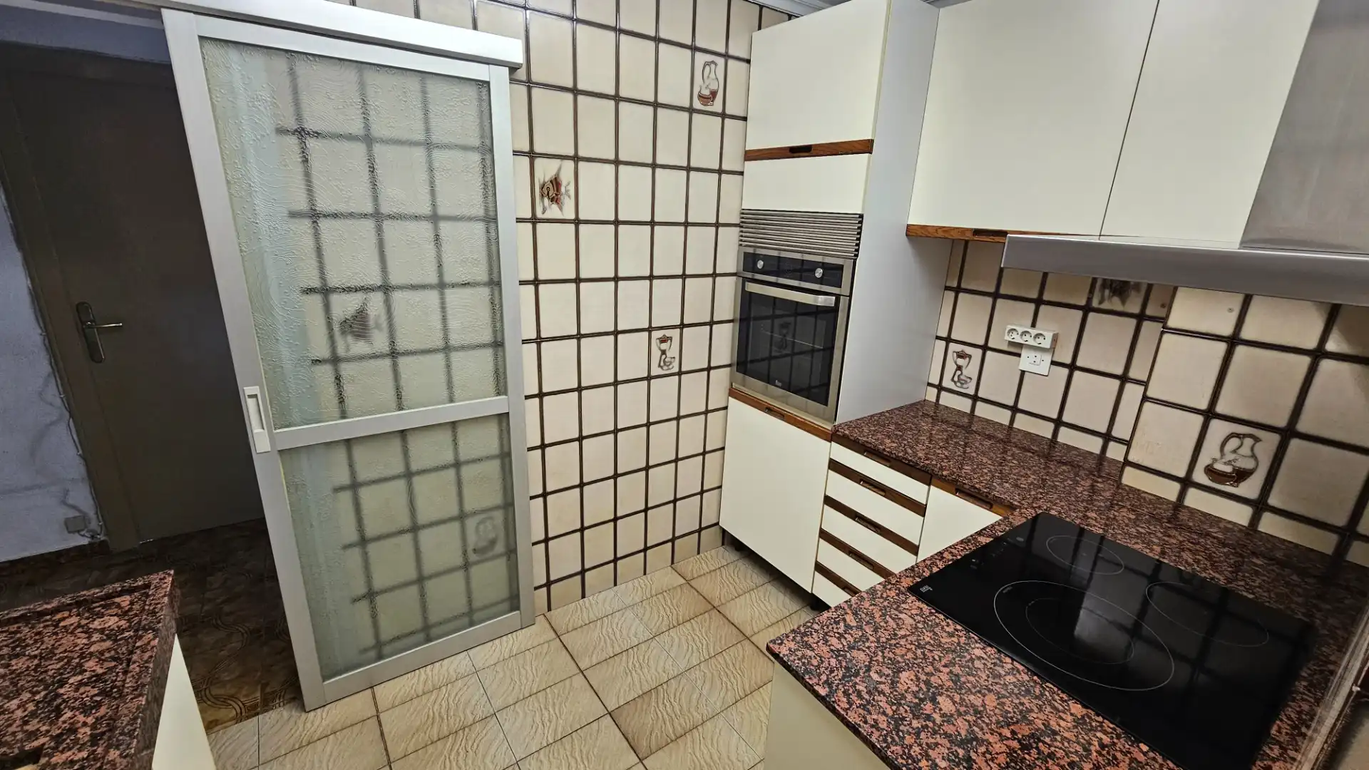 Küche von Wohnung zum Verkauf in Sabadell mit Klimaanlage, Heizung und Balkon