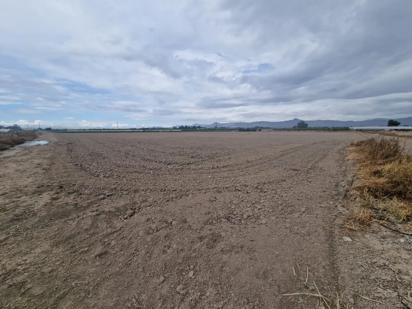 Terreno industrial en venta en Cox