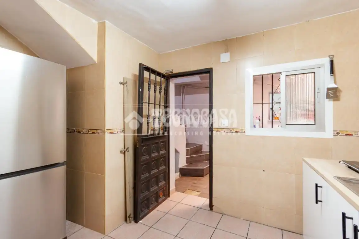 Casa adosada en venta en Vélez-Málaga con Terraza, Amueblado y Balcón