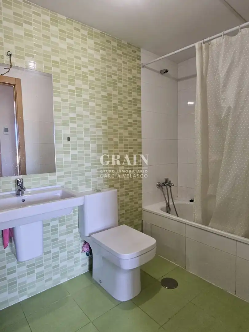Baño de Piso en venta en Albacete con Calefacción, Terraza y Trastero