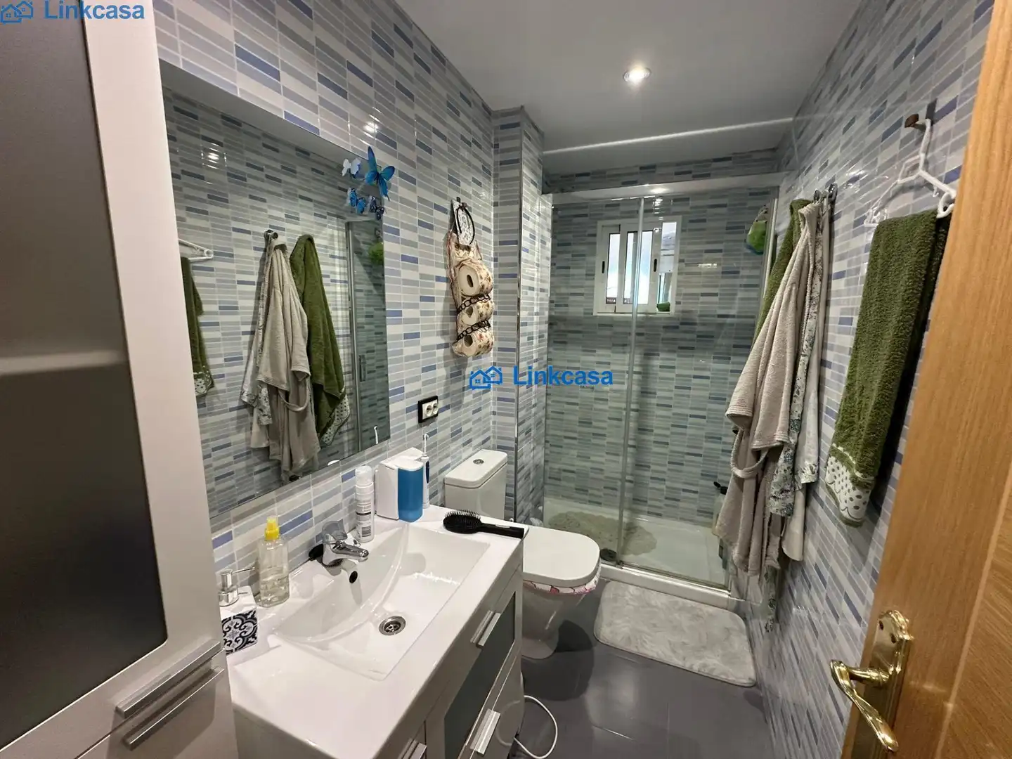 Bathroom of Flat for sale in Madrid  with Air Conditioner and Heating