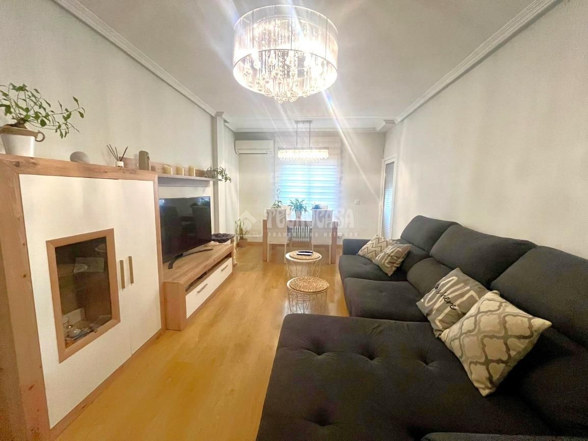 Flat for sale in Reyes