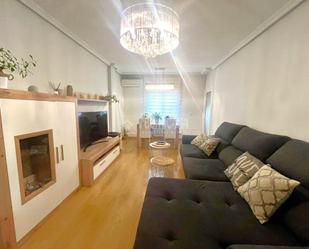 Flat for sale in Reyes