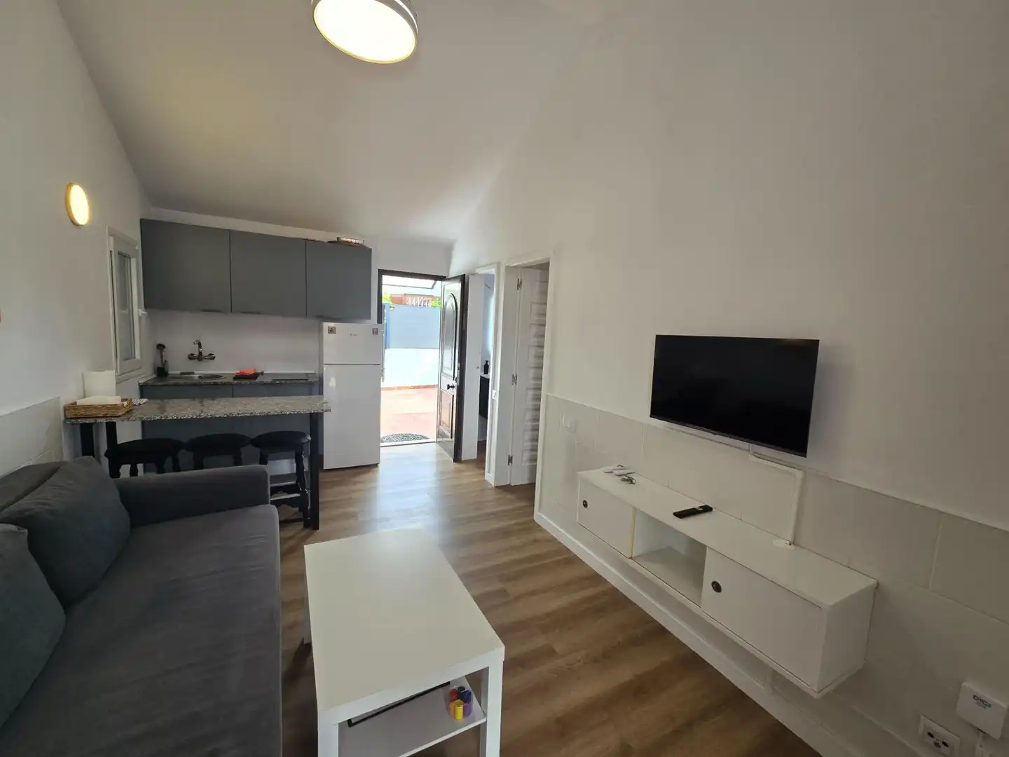Sala d'estar de Casa o xalet de lloguer en San Bartolomé de Tirajana amb Aire condicionat, Terrassa i Moblat