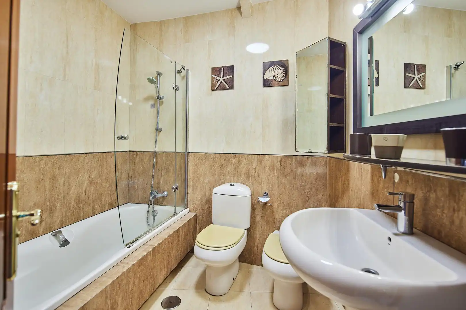 Badezimmer von Wohnung zum Verkauf in Cádiz mit Klimaanlage, Abstellraum und Balkon
