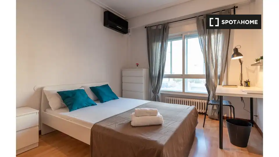 Habitación de Piso de alquiler en Madrid con Aire acondicionado, Calefacción y Amueblado