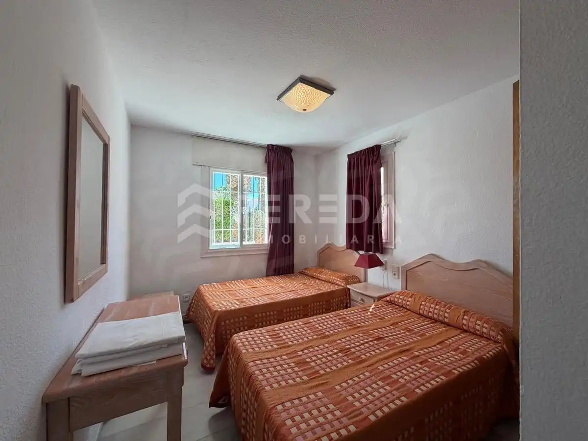 Habitación de Planta baja en venta en Roquetas de Mar con Aire acondicionado, Terraza y Amueblado