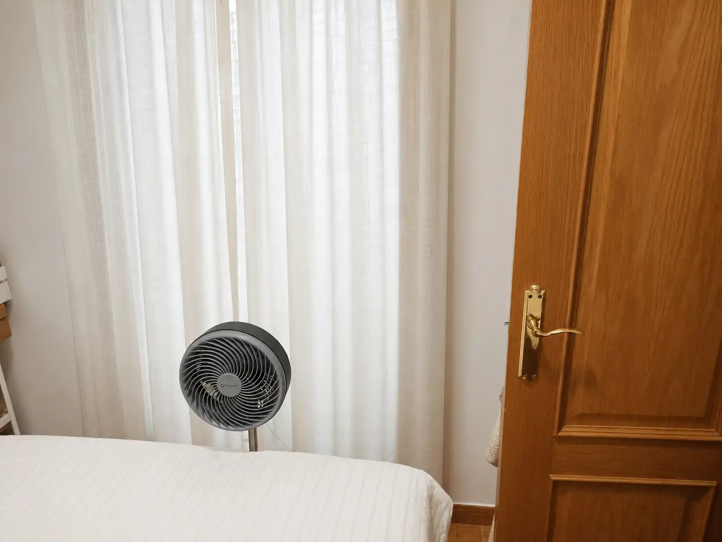 Bedroom of Apartments for sale in Madrid  with Air Conditioner, Washing machine and Microwave