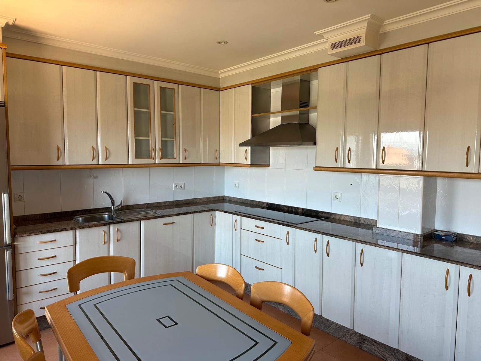 Kitchen of House or chalet for sale in Vigo   with Heating, Private garden and Oven