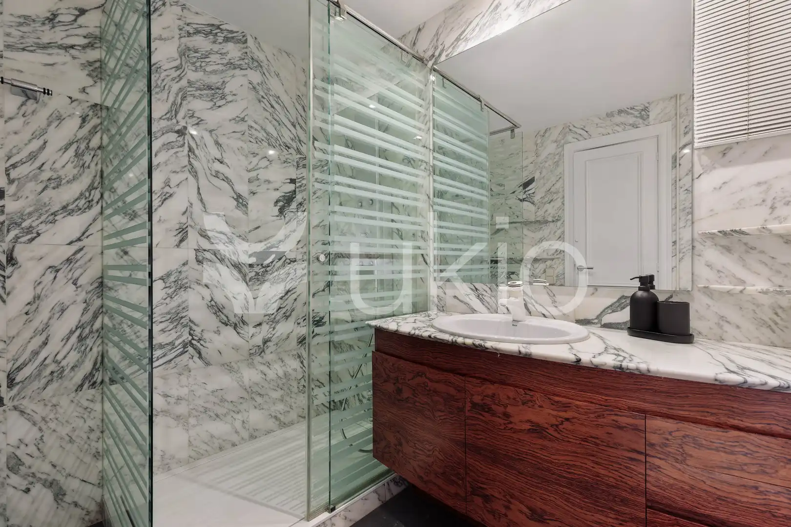 Baño de Apartamento de alquiler en Barcelona con Aire acondicionado, Calefacción y Terraza