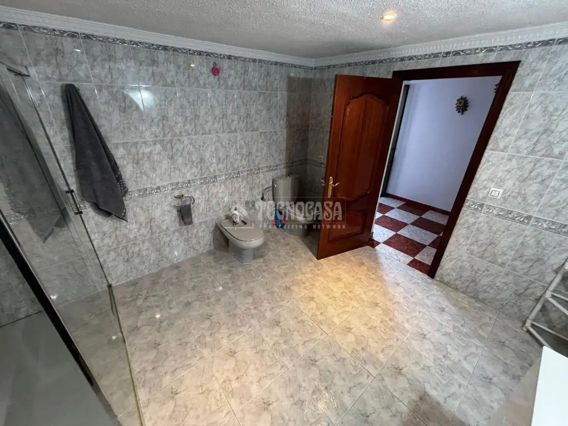 Bany de Casa o xalet en venda en Badajoz amb Aire condicionat i Terrassa