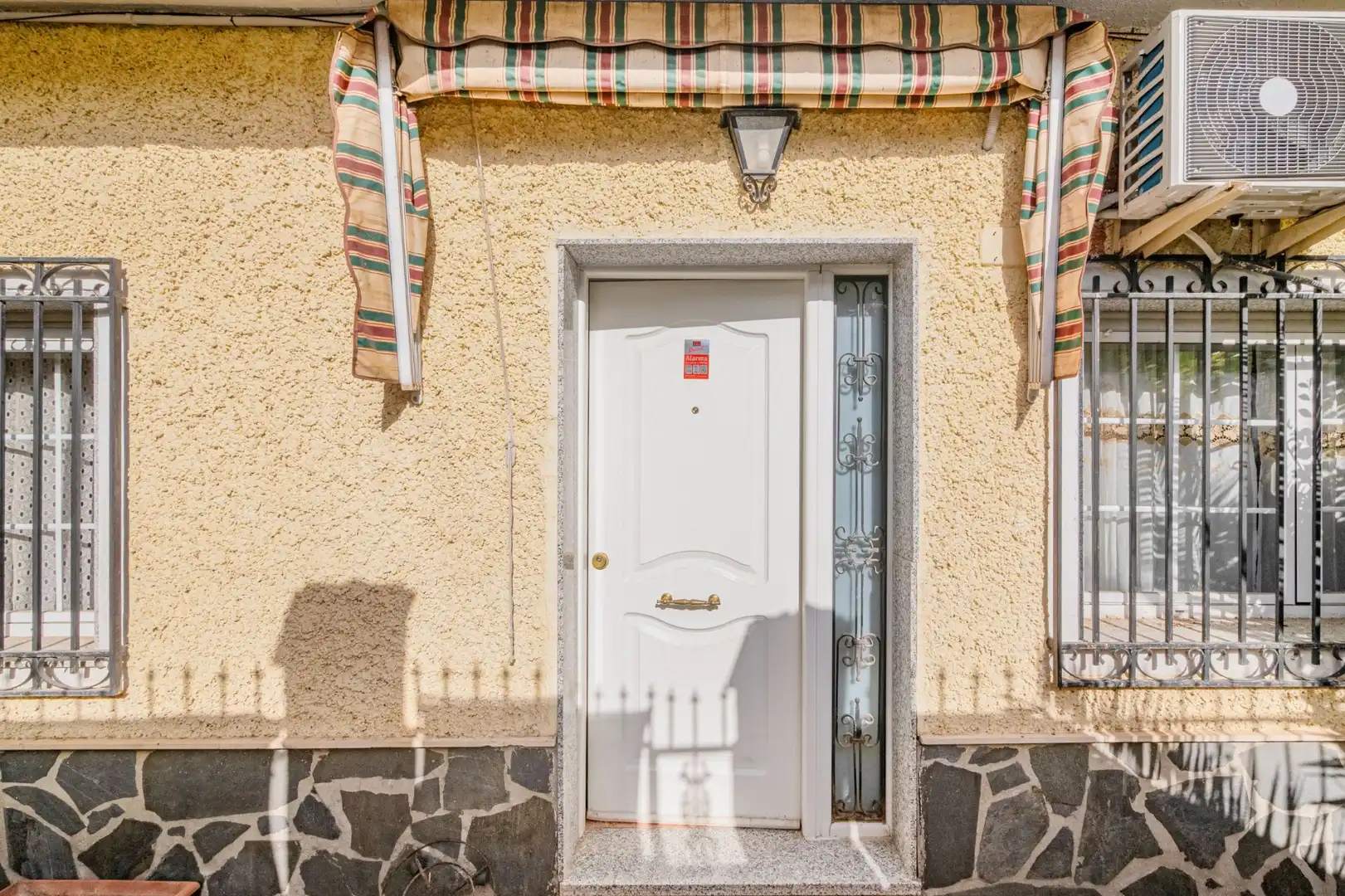 Vista exterior de Casa adosada en venta en Chauchina con Aire acondicionado, Calefacción y Trastero