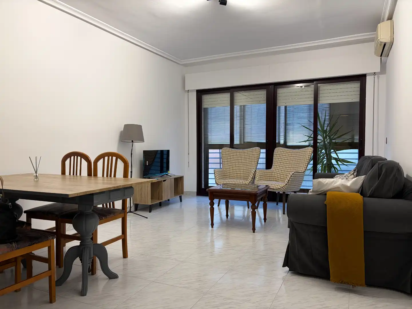 Wohnung zur Miete in Calle Sor Valentina Mirón, Los Pinos - El Pilar