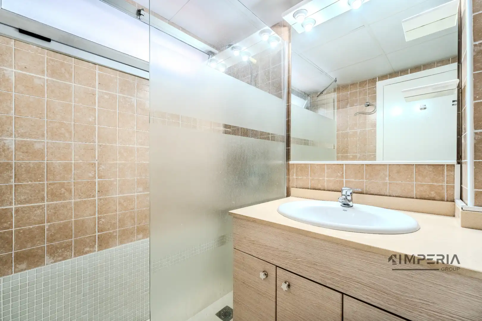 Badezimmer von Wohnung zum Verkauf in L'Ametlla de Mar  mit Klimaanlage, Heizung und Terrasse