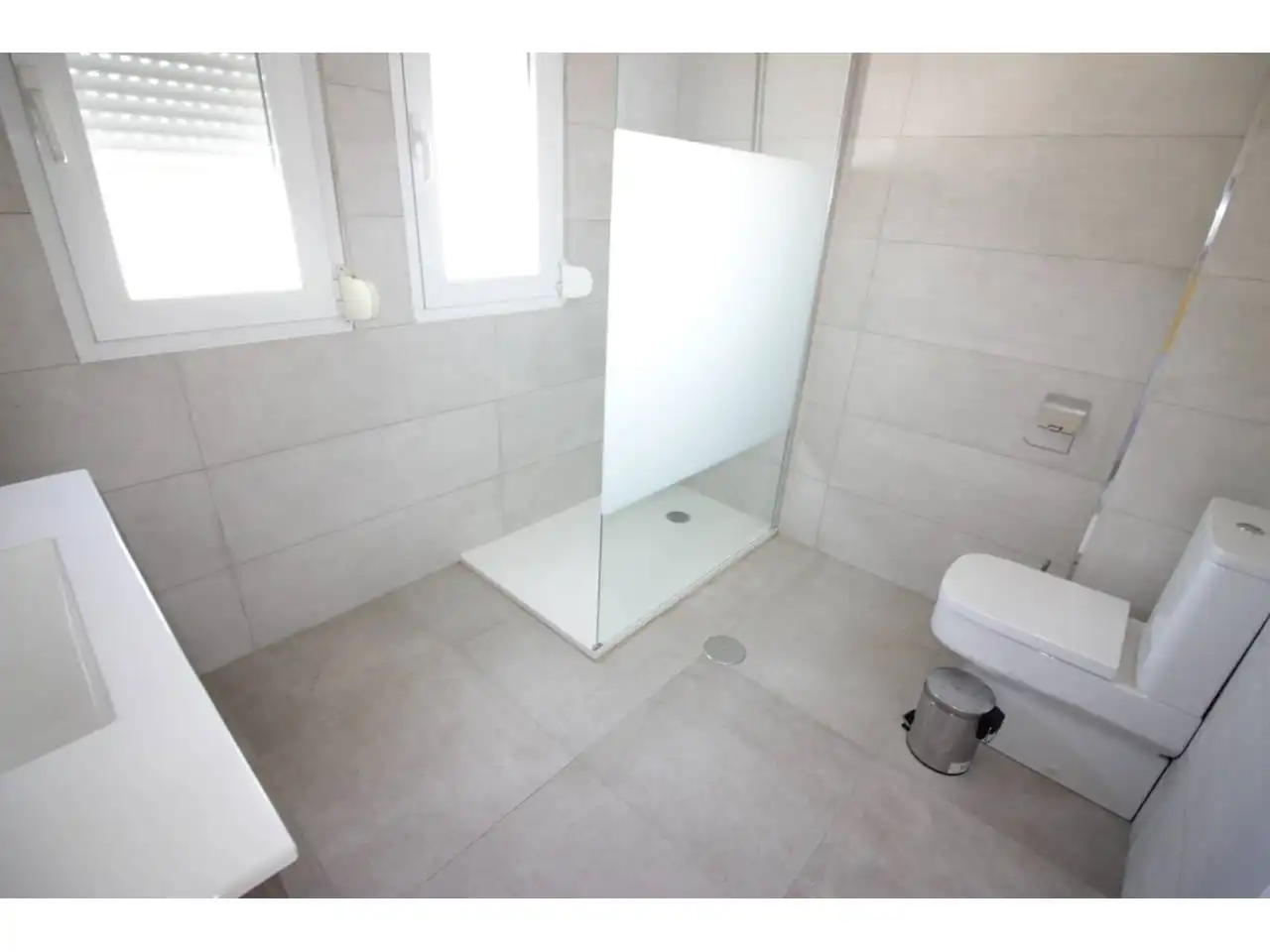 Bany de Casa o xalet en venda en Roquetas de Mar amb Aire condicionat, Jardí privat i Terrassa
