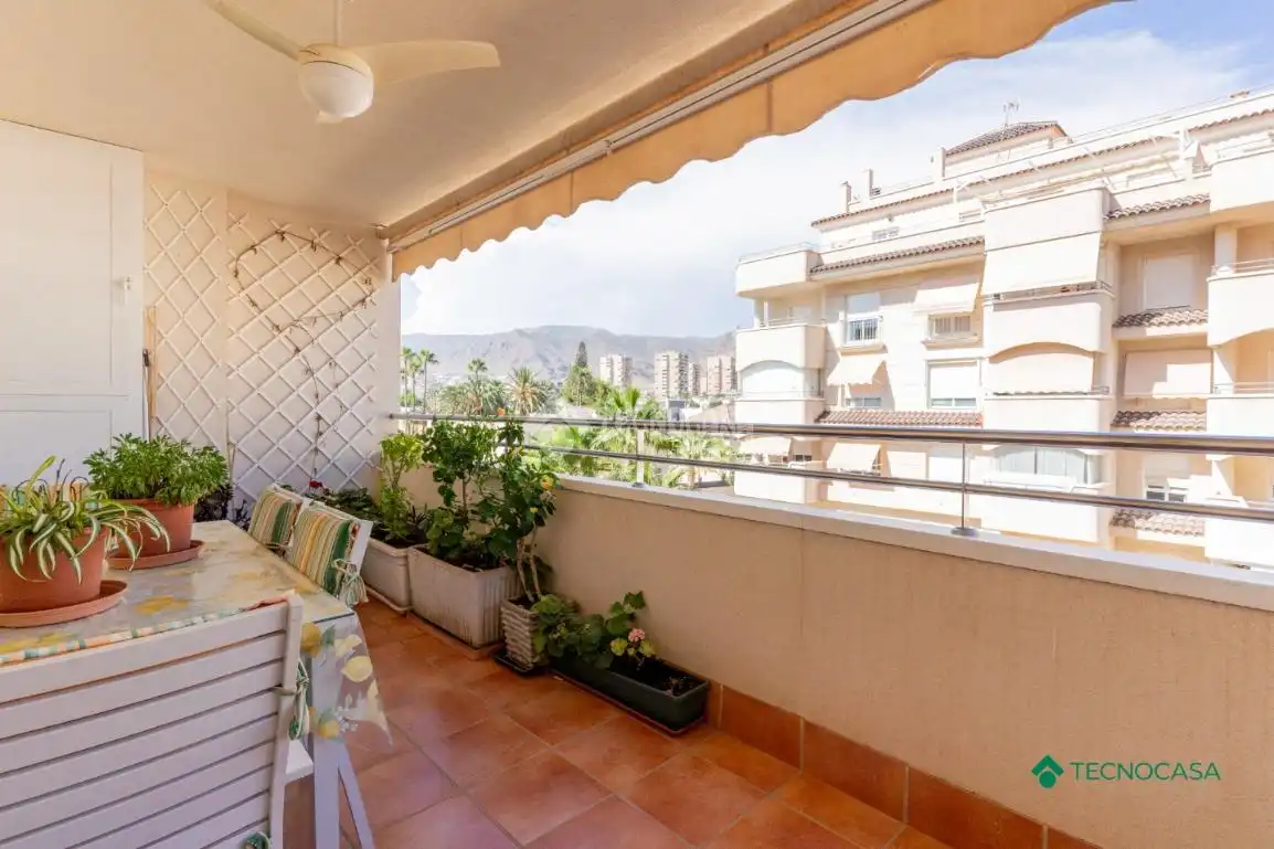 Terrassa de Pis en venda en Roquetas de Mar amb Aire condicionat i Terrassa