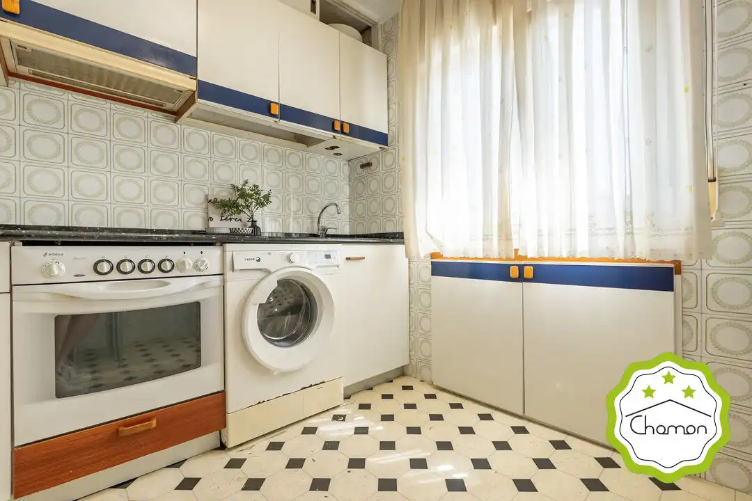 Cocina de Piso en venta en Bilbao  con Calefacción, Jardín privado y Amueblado