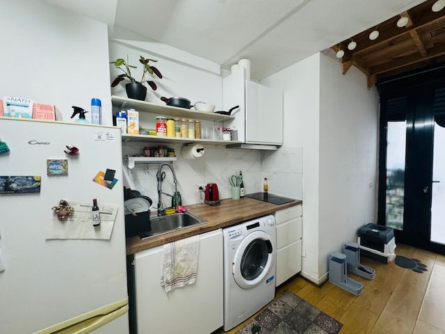 Cuina de Estudi en venda en  Barcelona Capital amb Parquet i Moblat