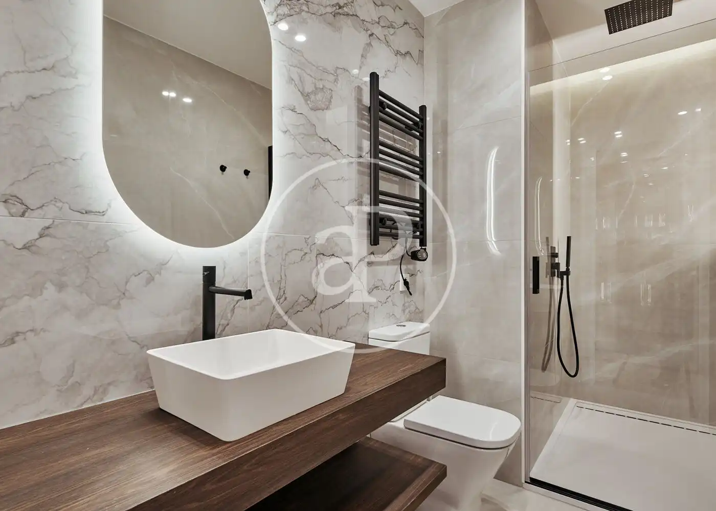 Bathroom of Flat for sale in Madrid  with Air Conditioner, Heating and Terrace