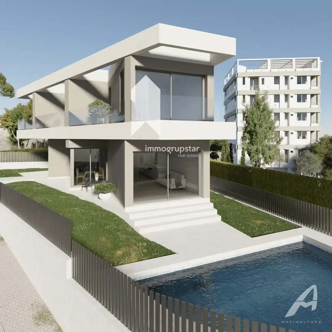 House with pool for sale in Girasol