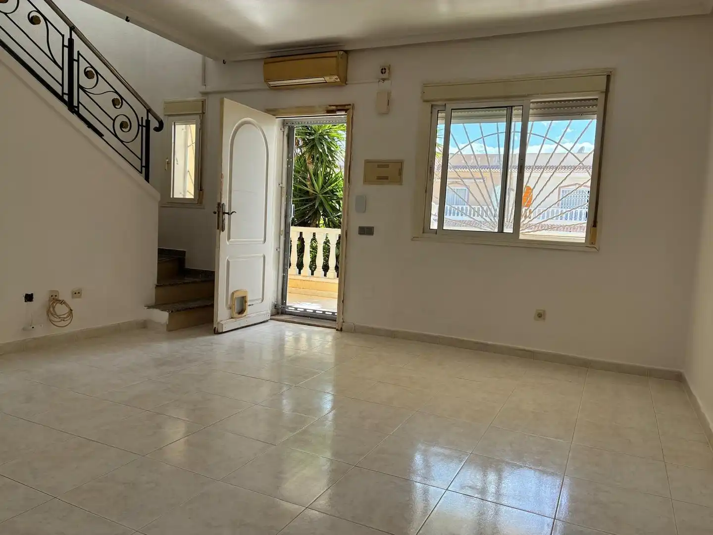 Haus oder Chalet zum Verkauf in Benijófar mit Privatgarten und Gemeinschaftspool