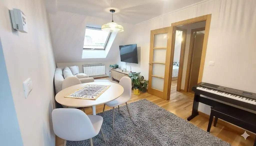 Wohnzimmer von Dachboden zum Verkauf in Vigo  mit Heizung, Parkett und Terrasse