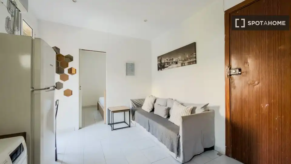 Flat with terrace to rent in Sants - Montjuïc, imagen 4