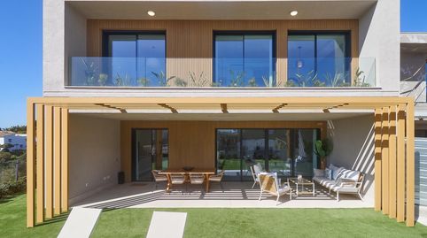 Foto 3 de Casa adosada en venta en El Faro de Calaburra - Chaparral, Mijas